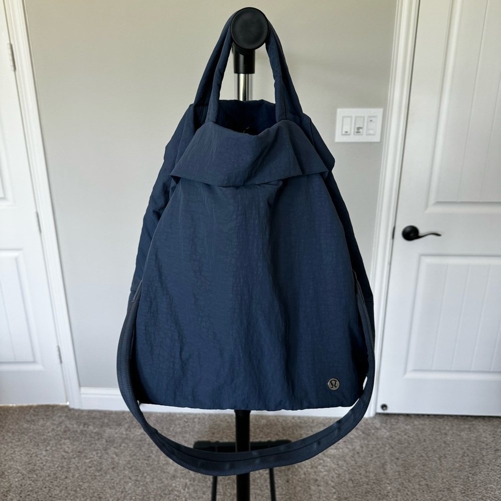 Lululemon On My Level Bag 19L